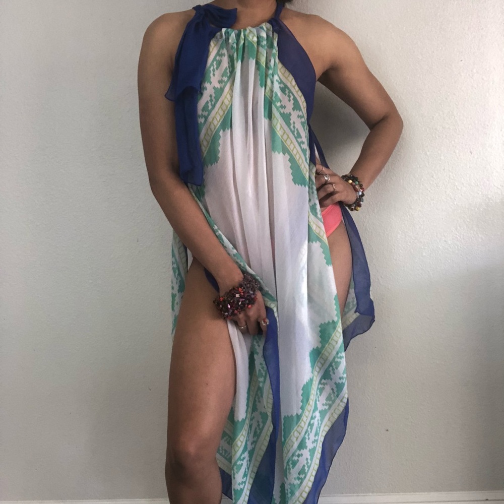 🛑 🛑 SOLD 🛑 🛑 Sheer beach cover up